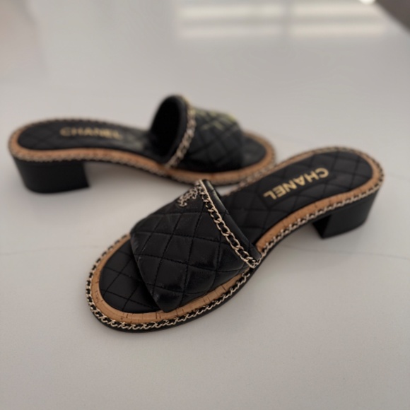 Chanel Interlocking CC Logo Slides Sandals Shoes Black Leather Gold Chain - Picture 9 of 11
